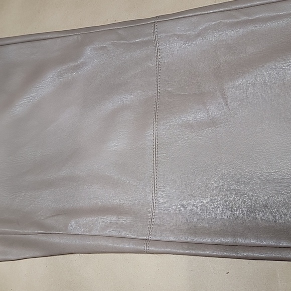 VERO MODA Size M Beige-y Taupe High Rise Faux Leather Pants, Exc. Used Cond - Picture 12 of 15